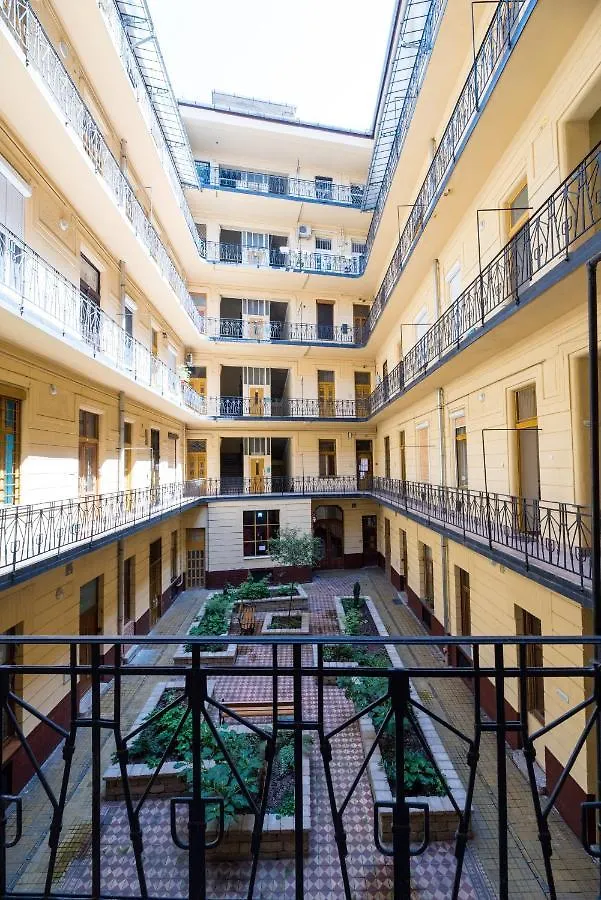 Central Quiet Studio B&B, Airport Connection Budapest Apartment