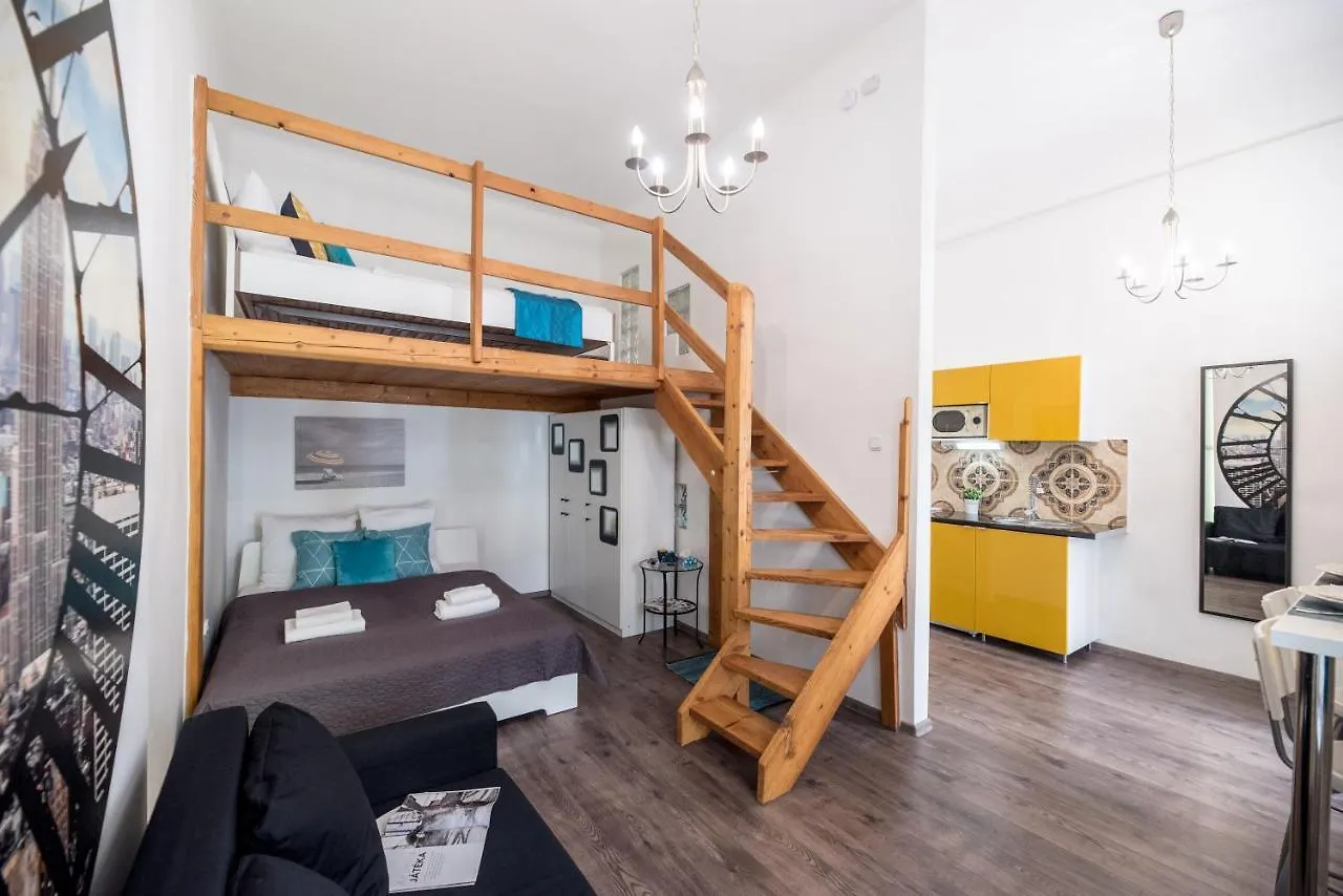 Central Quiet Studio B&B, Airport Connection Budapeşte Daire