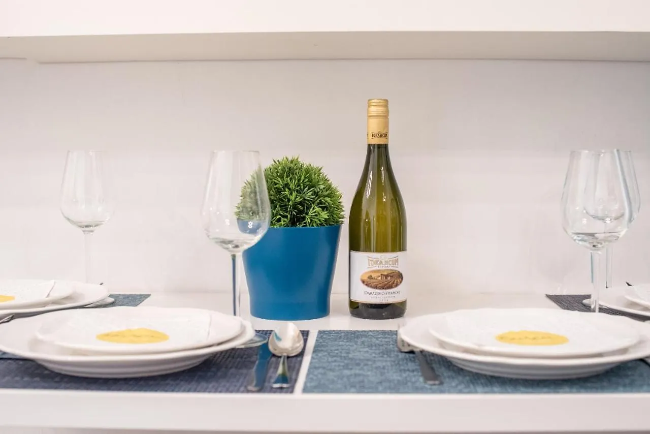 Central Quiet Studio B&B, Airport Connection Budapeszt Węgry