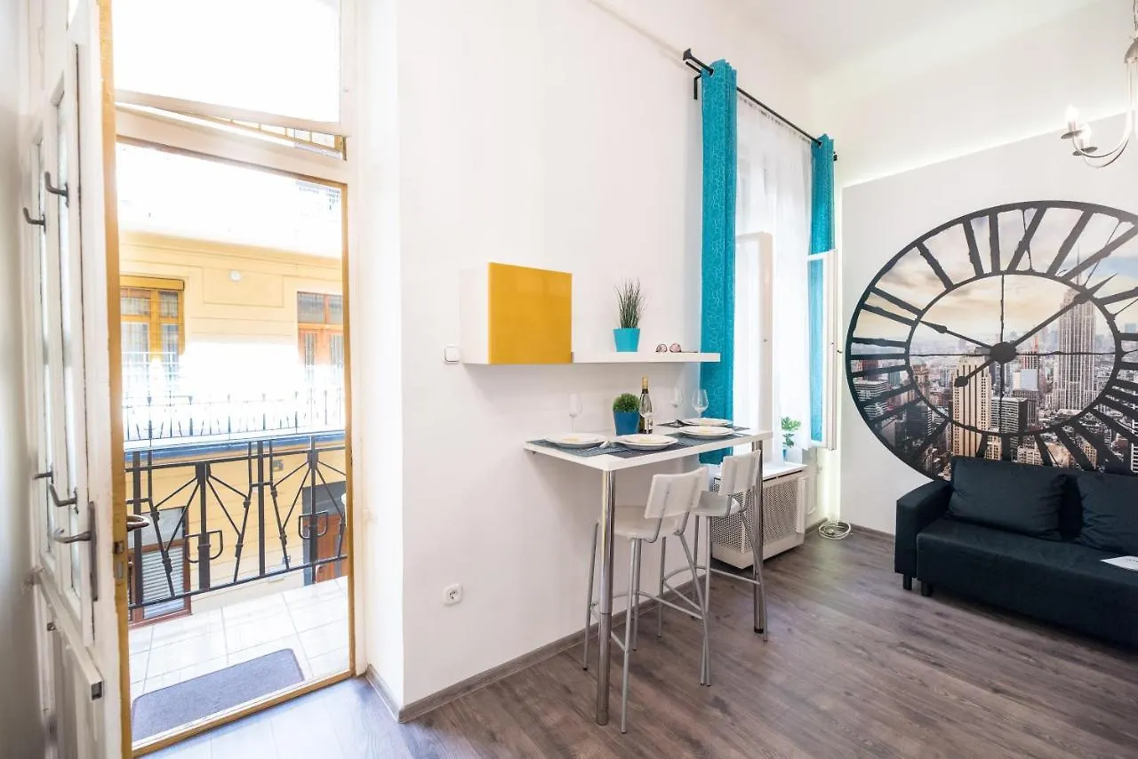 Central Quiet Studio B&B, Airport Connection Budapeszt 0*,
